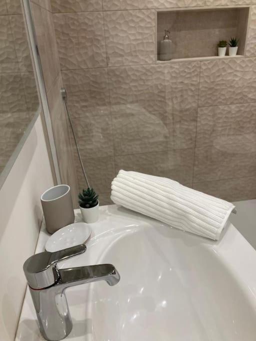 Garden Apartment, Central Harrogate With Parking Zewnętrze zdjęcie